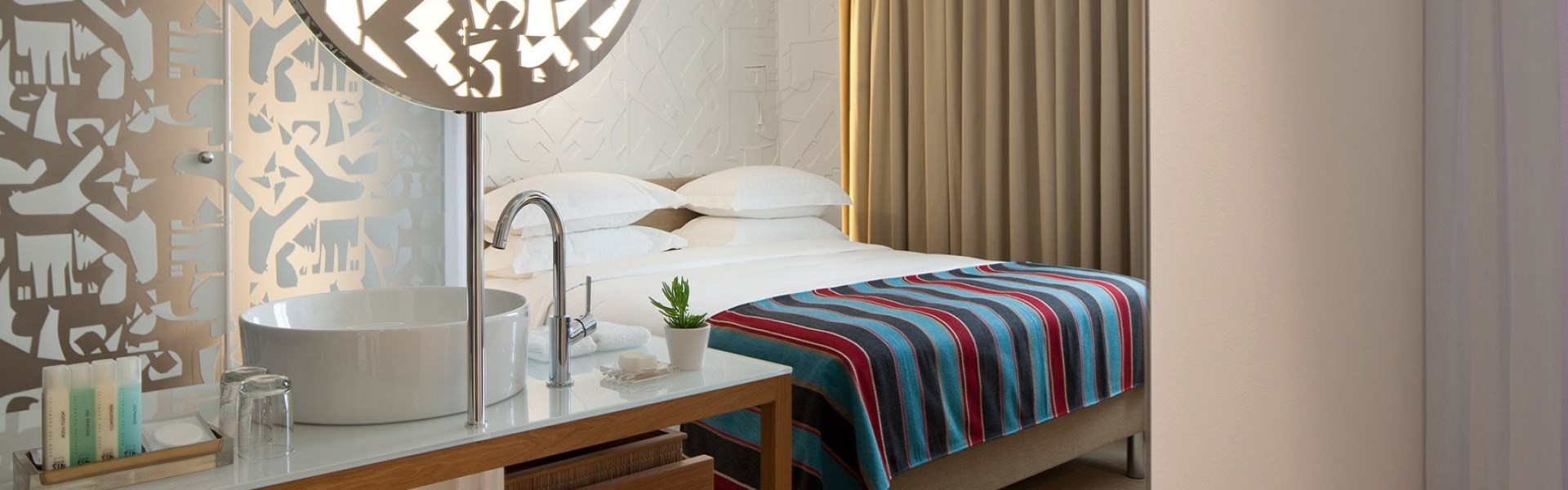 Accommodations - Mendeli Street Hotel